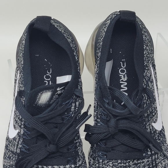 Nike Air VaporMax Flyknit 3 Womens Size 7 Athletic Shoes Sneakers AJ6910-001 - Picture 10 of 10